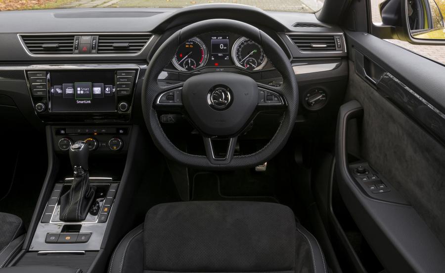 Торпедо Skoda Superb SportLine 2016 года  (UK) (фото 3 из 40)